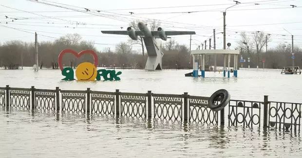 俄罗斯哈萨克斯坦遭遇70年来最严重洪灾