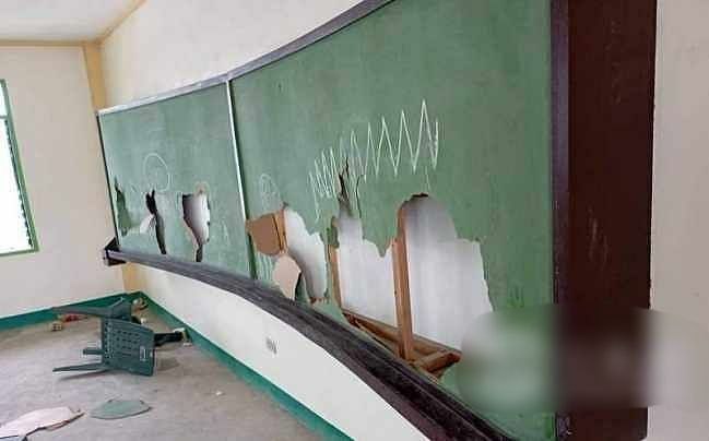 菲律宾文珍俞巴市，市长比亚松感叹并谴责灾民将学校教室弄得乱七八糟