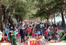 跨年狂欢 西港海滩现在已是人挤人