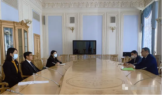驻乌克兰大使范先荣会见乌议会外委会主席梅列日科