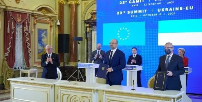 乌克兰与欧盟签署开放天空协议