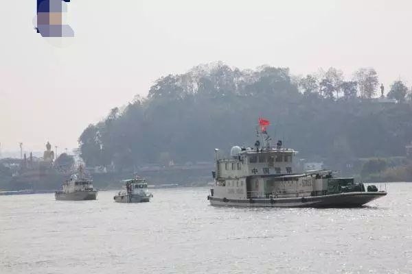 中国海警对非法闯入仁爱礁邻近的菲船只采取管制