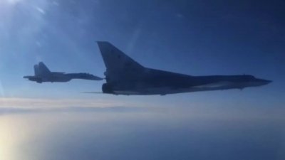 俄战略轰炸机　巡航波罗的海和里海