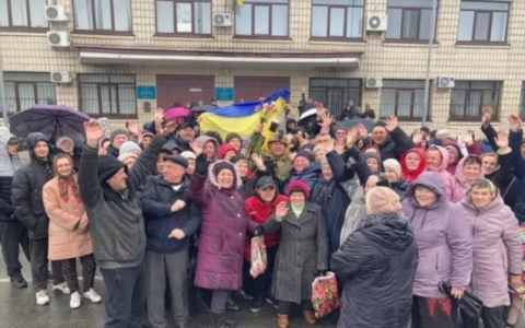 4月1日乌克兰最新报道，基辅房价跌了一半，乌军收复70个定居点，双方开始新一轮扯淡，最新战报。