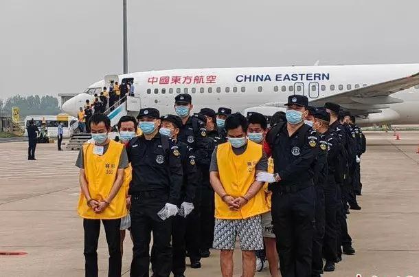 680余名中国籍涉赌诈违法犯罪嫌疑人被从柬埔寨押解回国