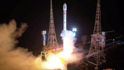 金正恩被指祝贺成功发射卫星　短期内将再发射卫星